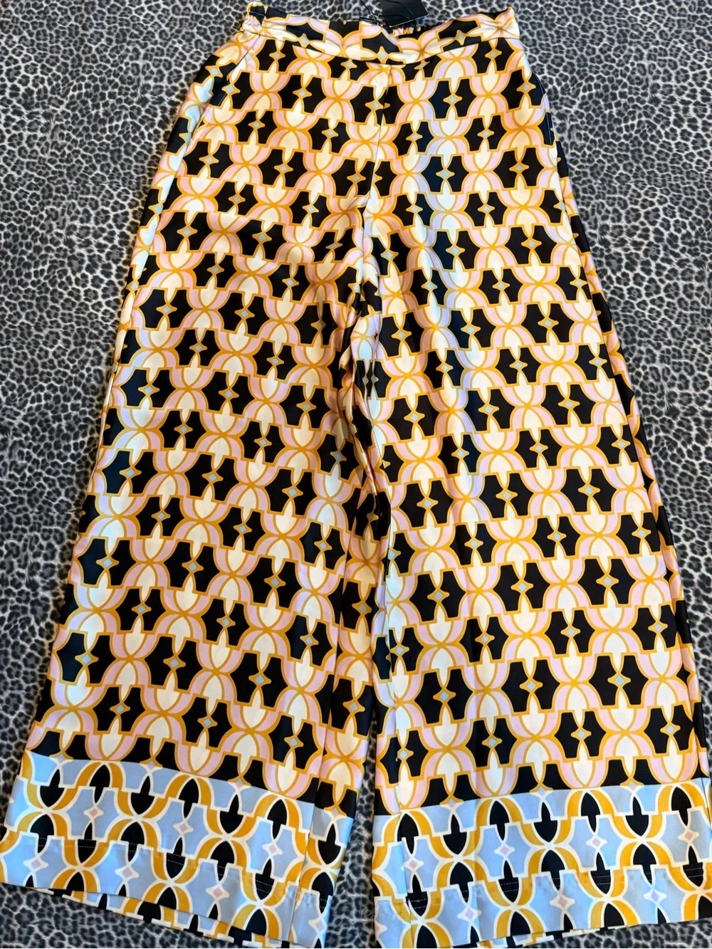 Bailey 44 Geometric Print Wide-Leg Pants in Black, Yellow, Pink & White S NWT - Picture 3 of 9